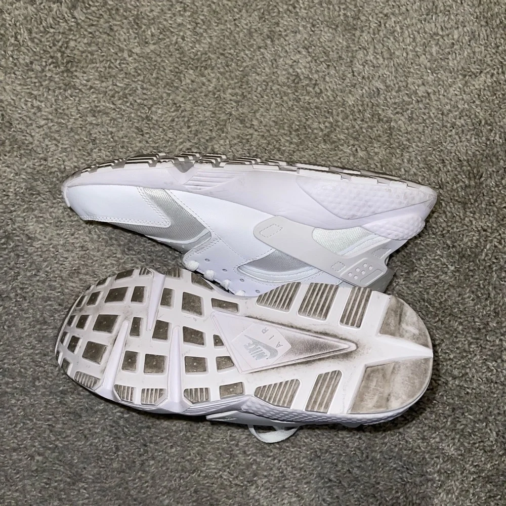 SOLD❗️Nike white huarache sneakers 🤍 - Picture 6 of 6